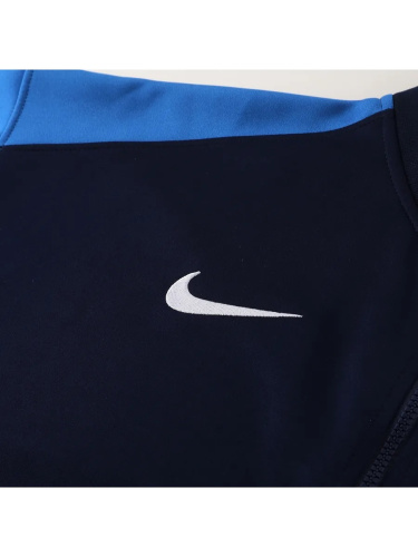  Nike   3